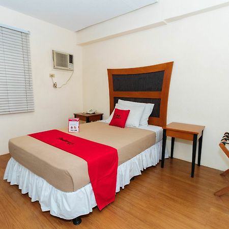 Reddoorz @ Amorsolo Makati Makati City Exterior photo