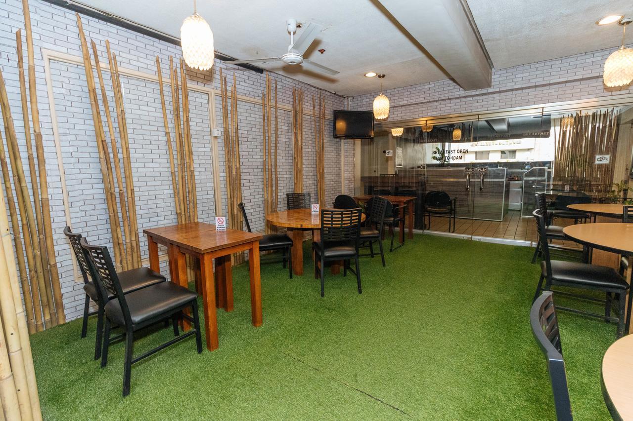 Reddoorz @ Amorsolo Makati Makati City Exterior photo