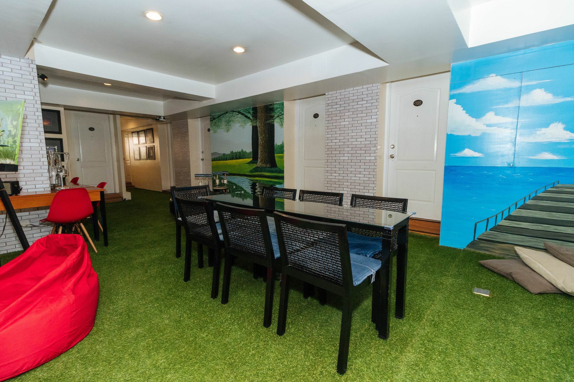 Reddoorz @ Amorsolo Makati Makati City Exterior photo